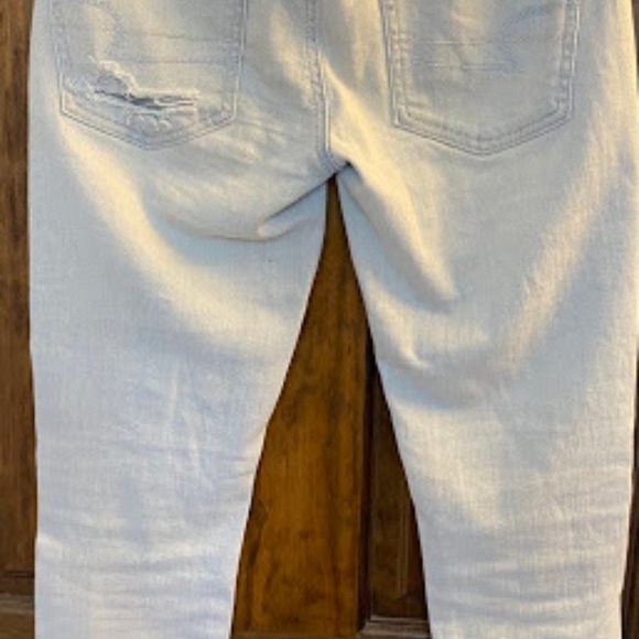 light wash ripped jeggings - Picture 2 of 2